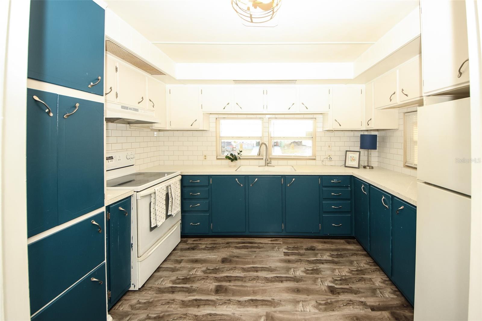 Image 10 of 33 For 2125 Kepner Drive