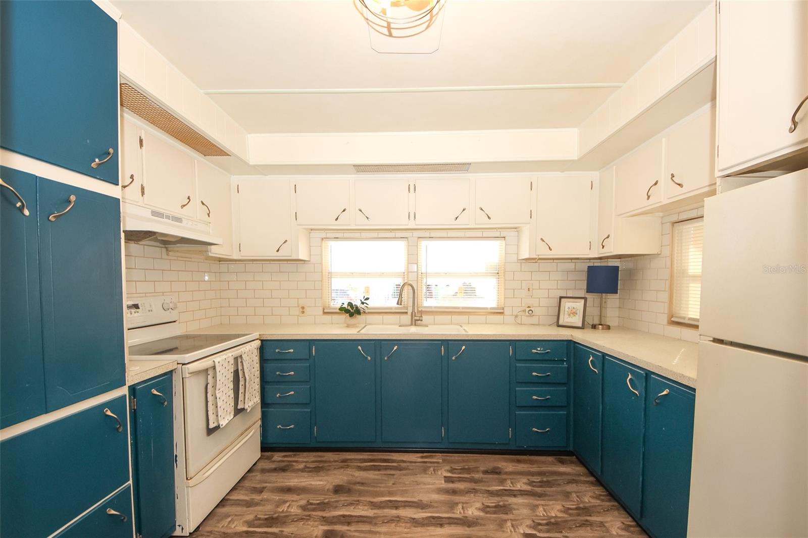 Image 11 of 33 For 2125 Kepner Drive