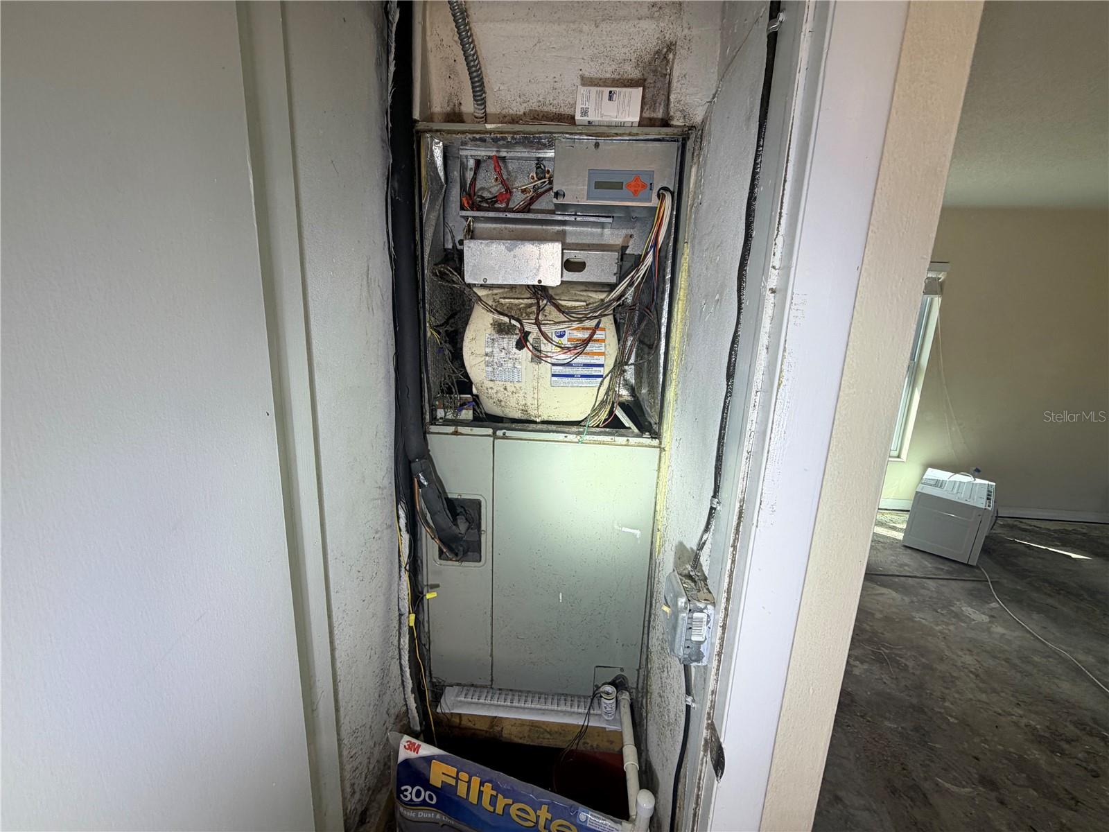 Image 12 of 39 For 3900 Lejune Avenue