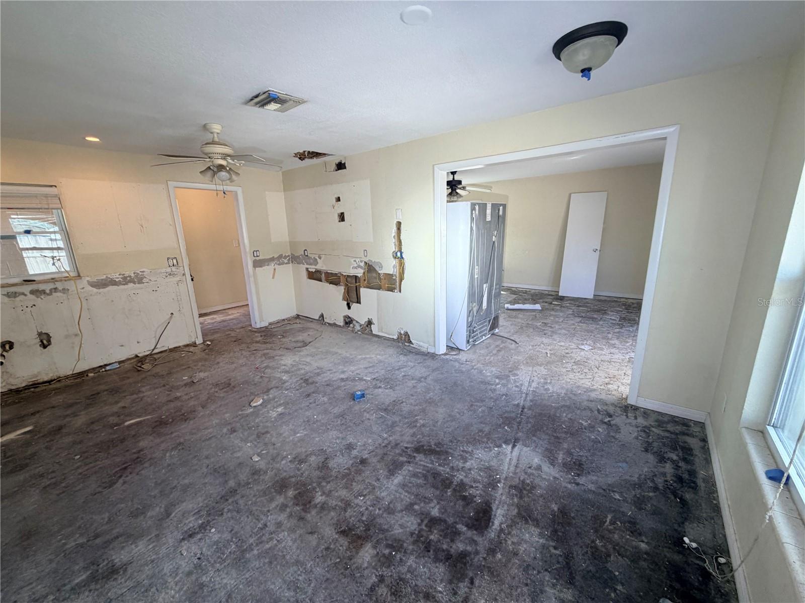 Image 17 of 39 For 3900 Lejune Avenue