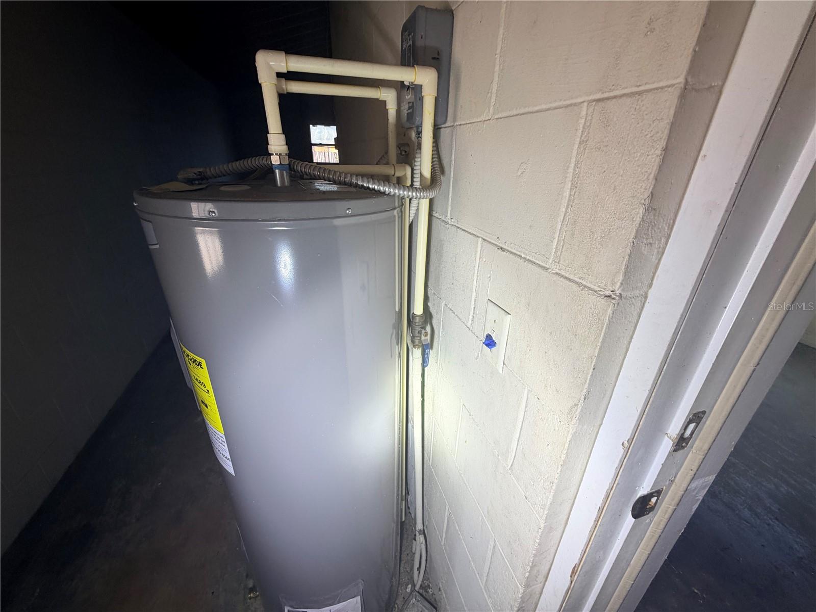 Image 24 of 39 For 3900 Lejune Avenue