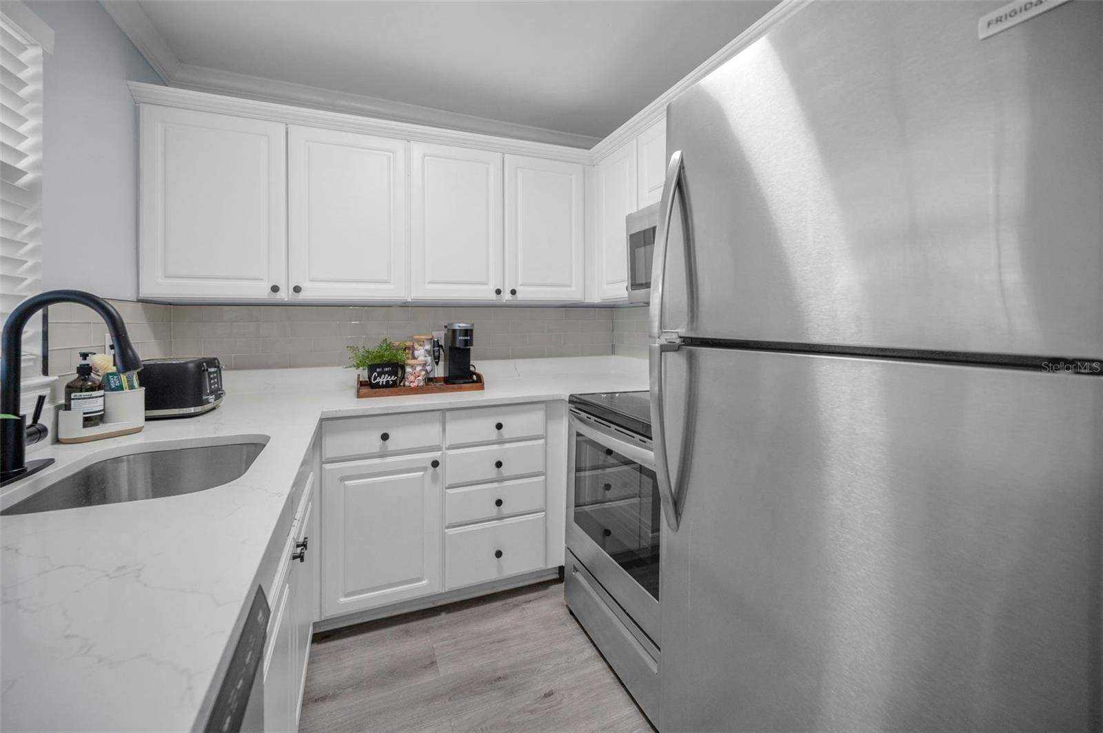 Image 12 of 56 For 19417 Gulf Boulevard F207