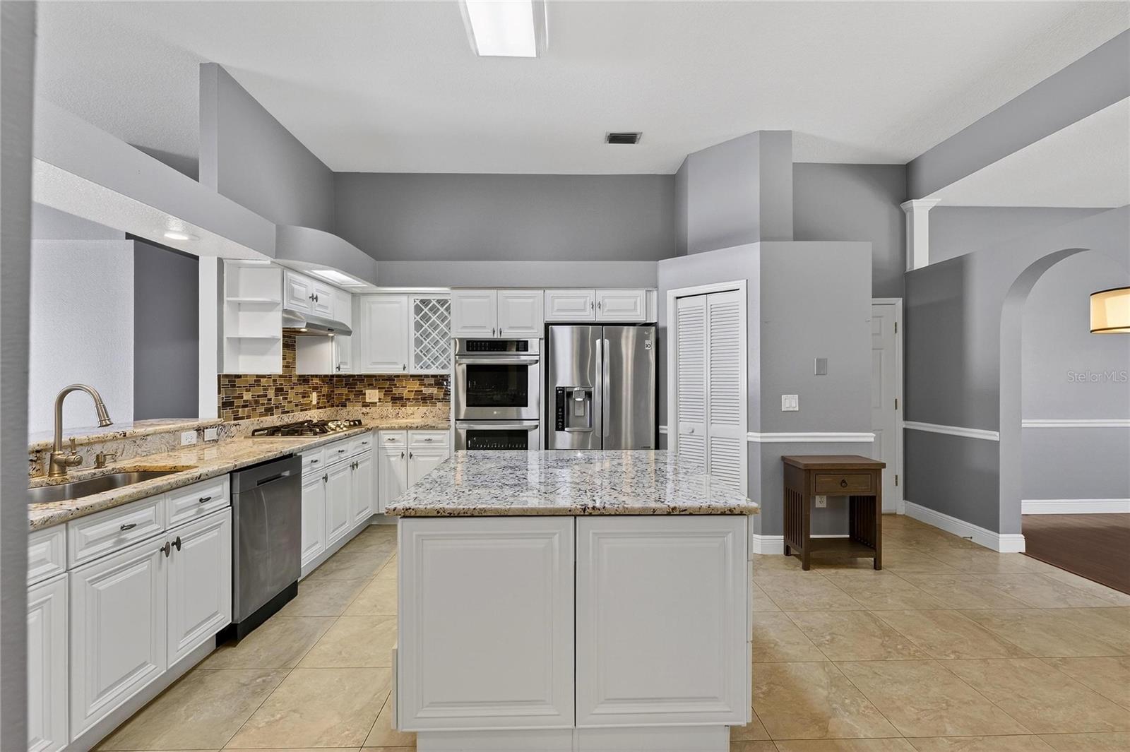 Image 12 of 74 For 10114 Kingshyre Way