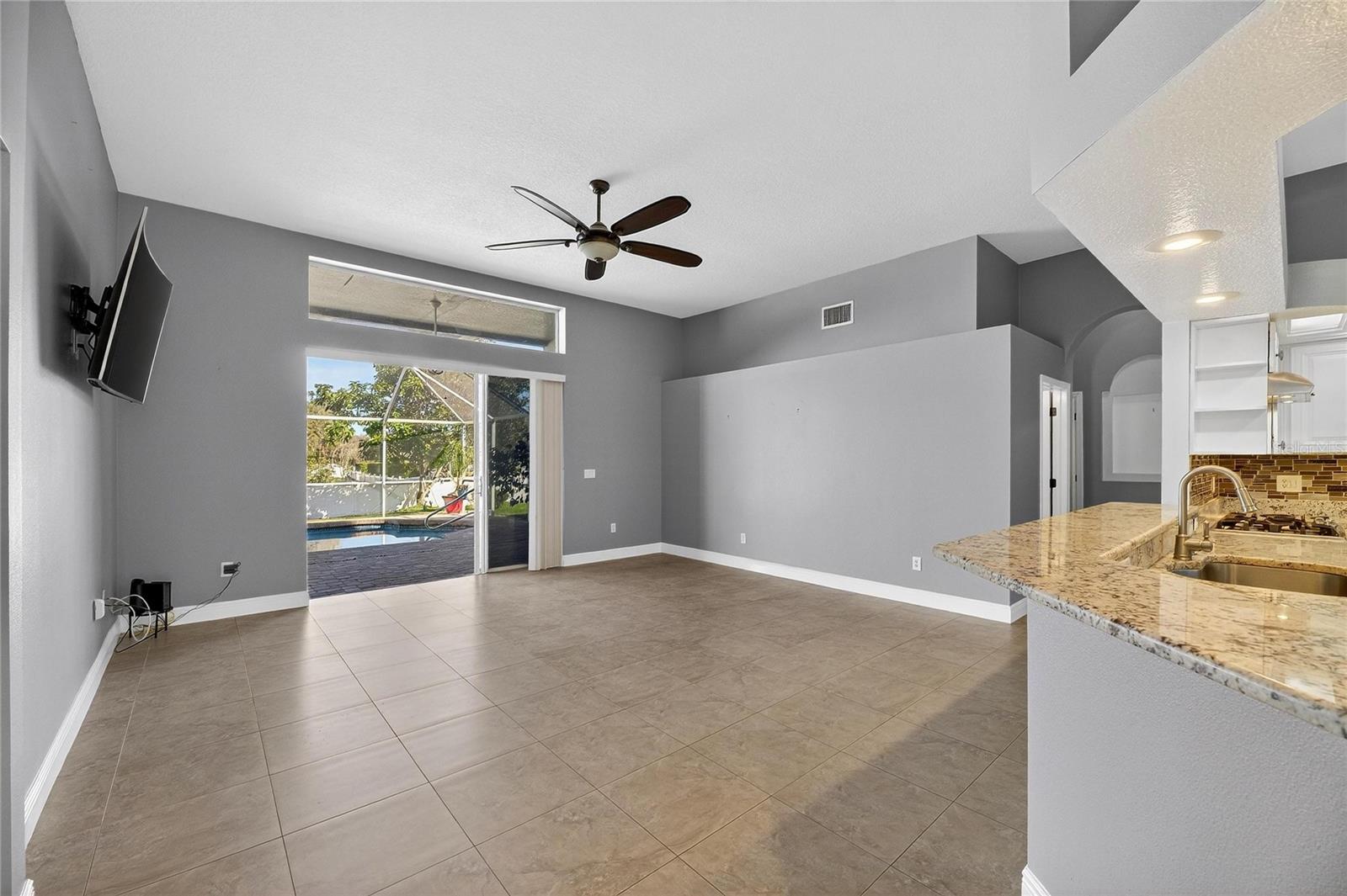 Image 15 of 74 For 10114 Kingshyre Way