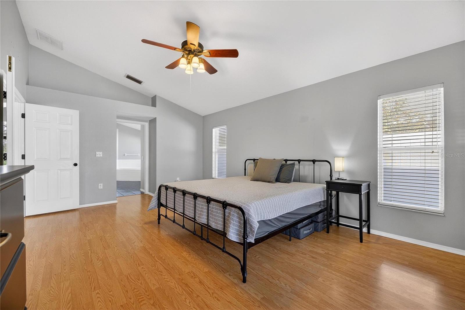 Image 21 of 74 For 10114 Kingshyre Way