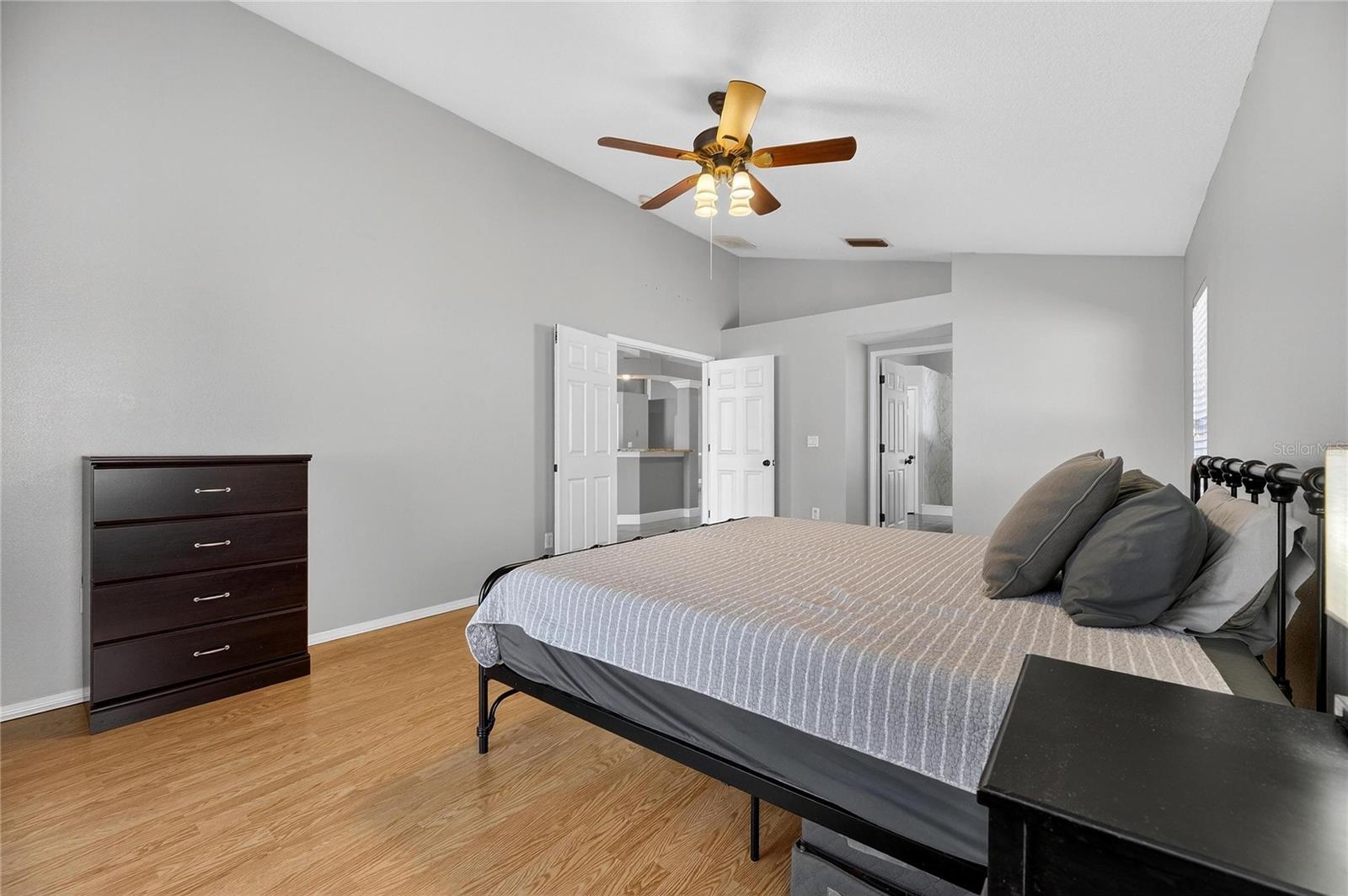 Image 24 of 74 For 10114 Kingshyre Way