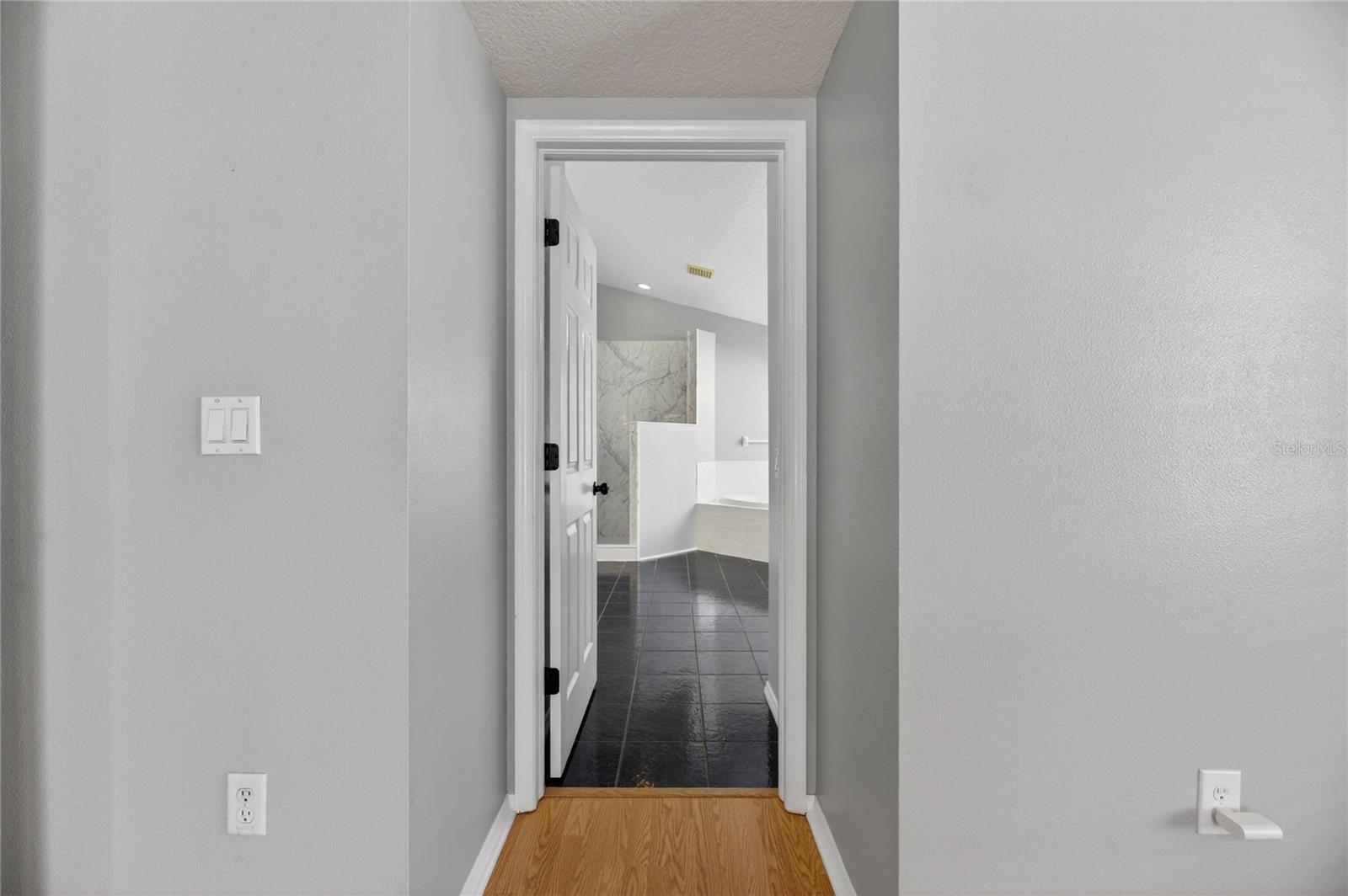 Image 25 of 74 For 10114 Kingshyre Way