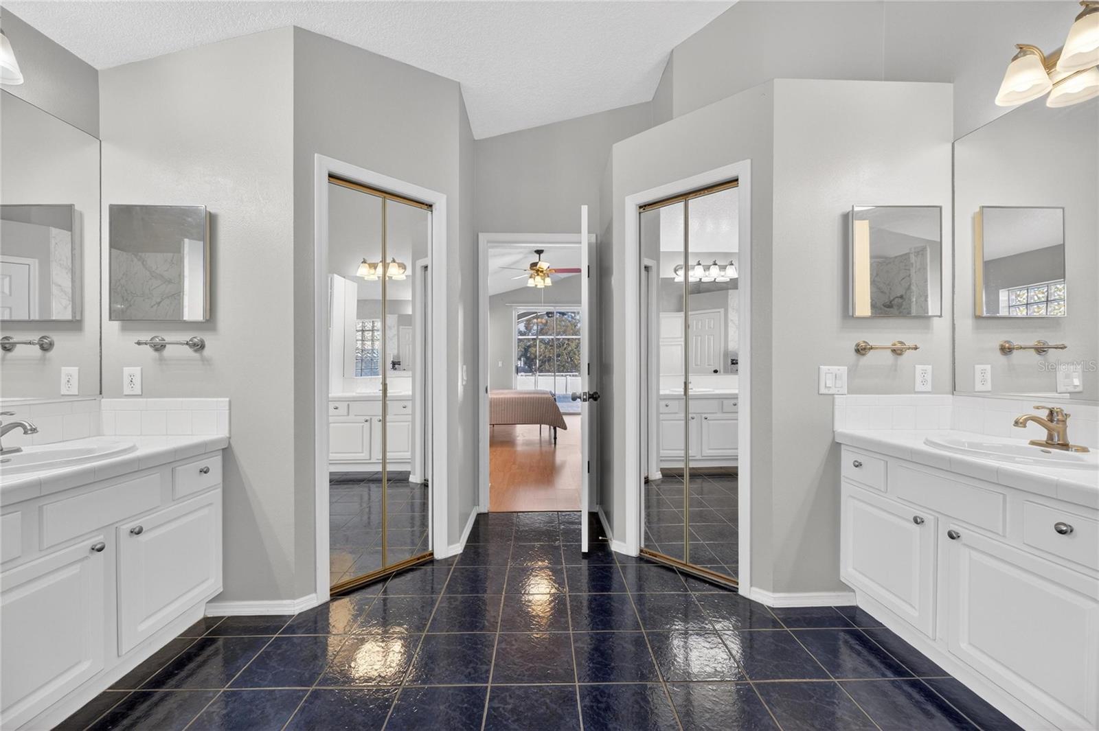 Image 28 of 74 For 10114 Kingshyre Way