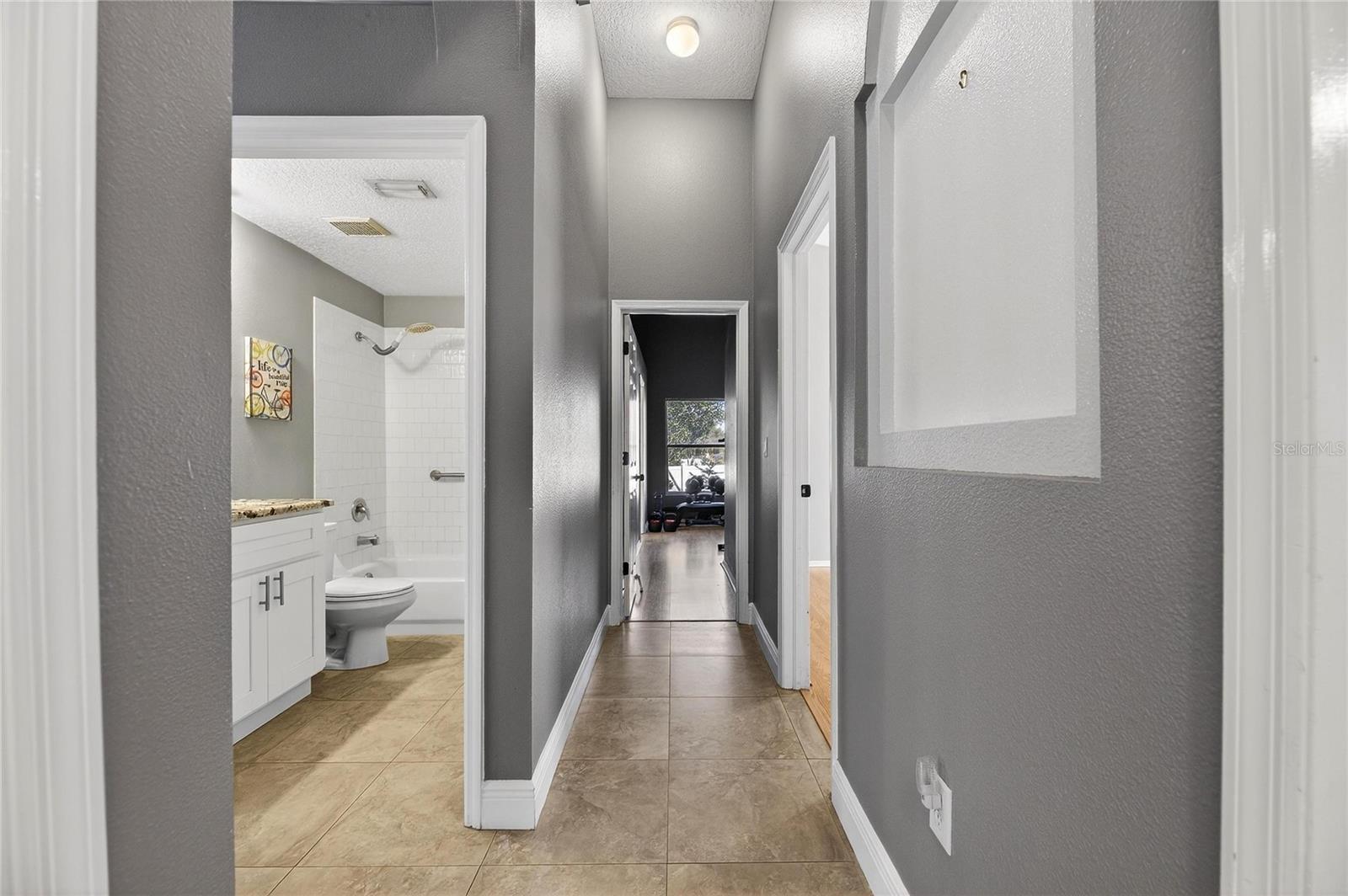 Image 32 of 74 For 10114 Kingshyre Way