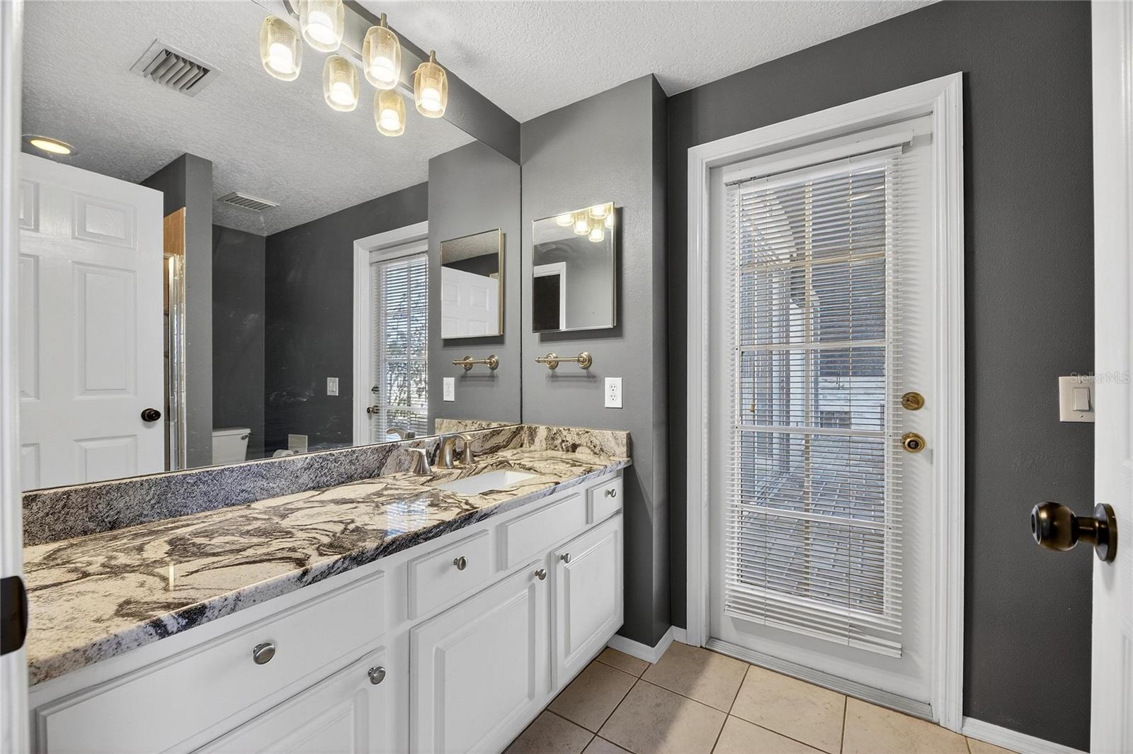 Image 36 of 74 For 10114 Kingshyre Way