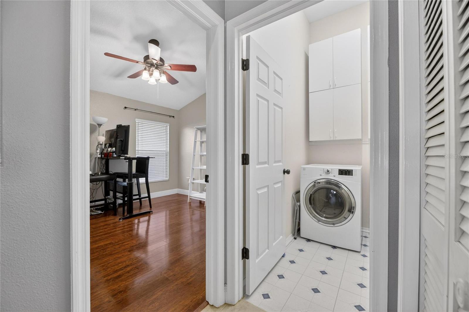 Image 43 of 74 For 10114 Kingshyre Way