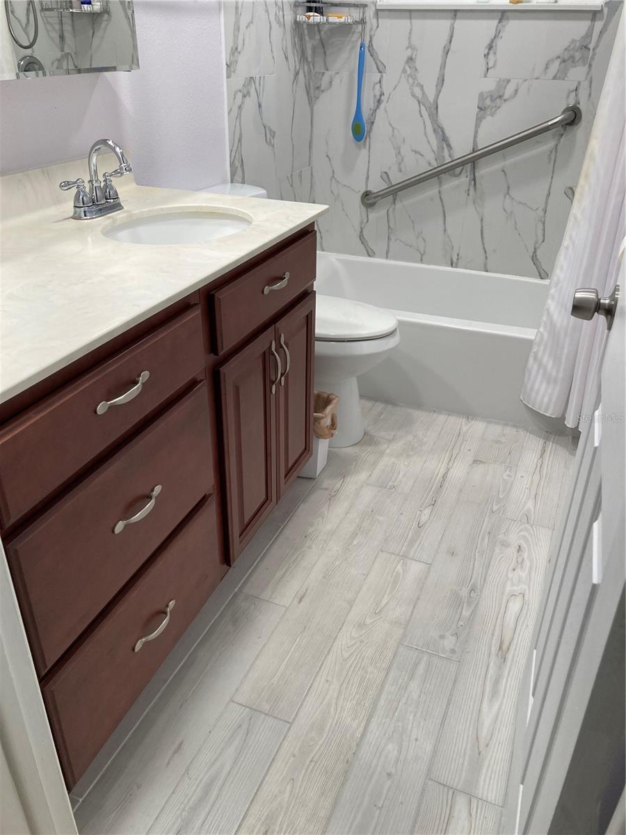 Image 14 of 34 For 7628 Valley Court