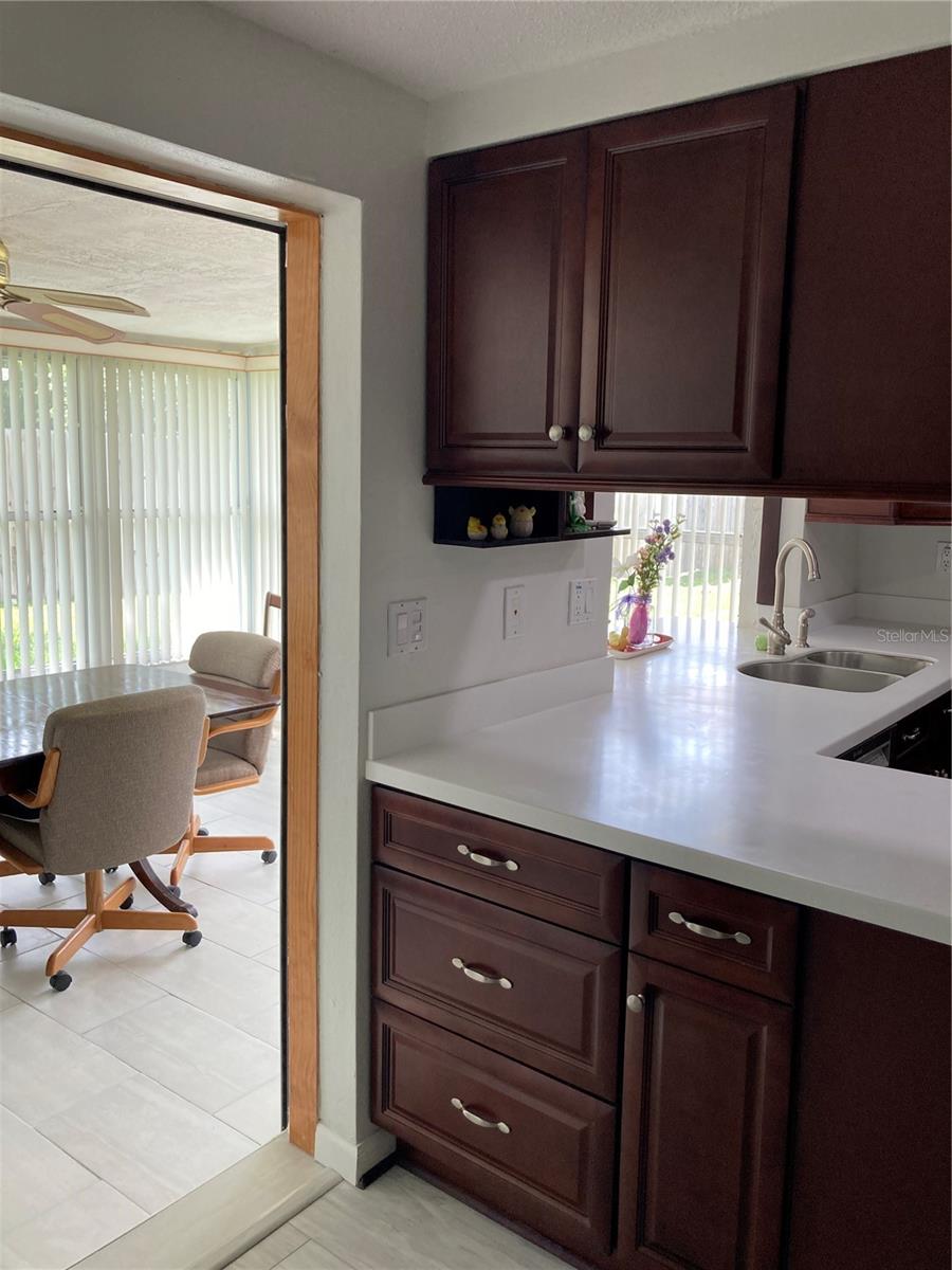 Image 21 of 34 For 7628 Valley Court