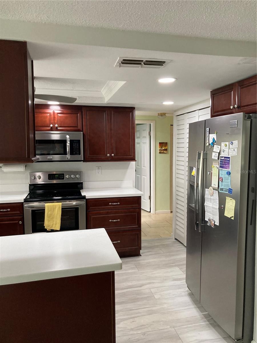 Image 23 of 34 For 7628 Valley Court