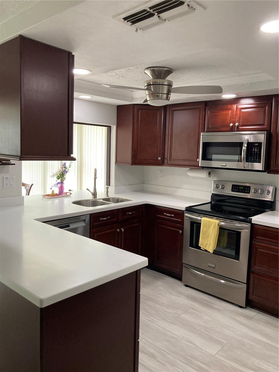 Image 24 of 34 For 7628 Valley Court