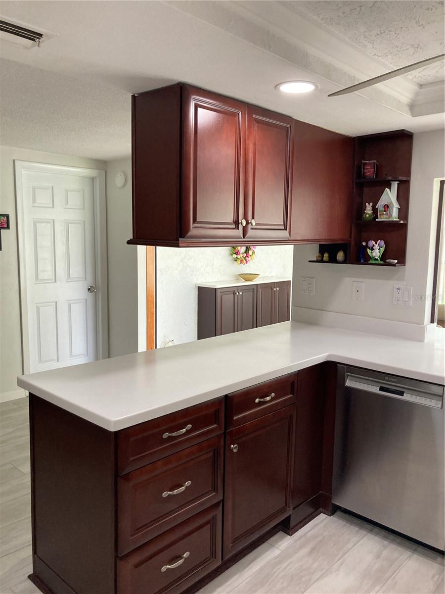 Image 26 of 34 For 7628 Valley Court