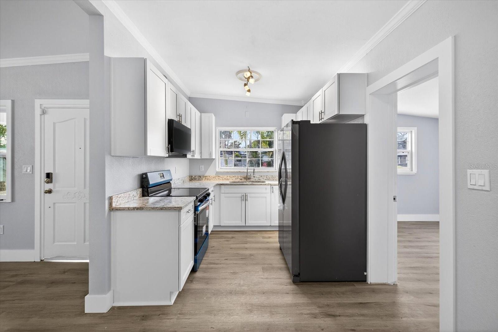 Image 6 of 30 For 9015 Bay Street Ne