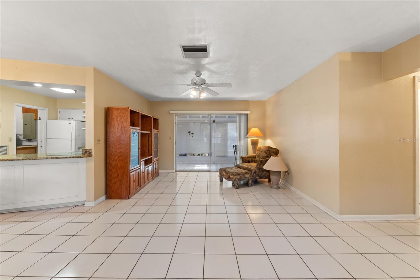 Image 10 of 50 For 7222 Holiday Drive