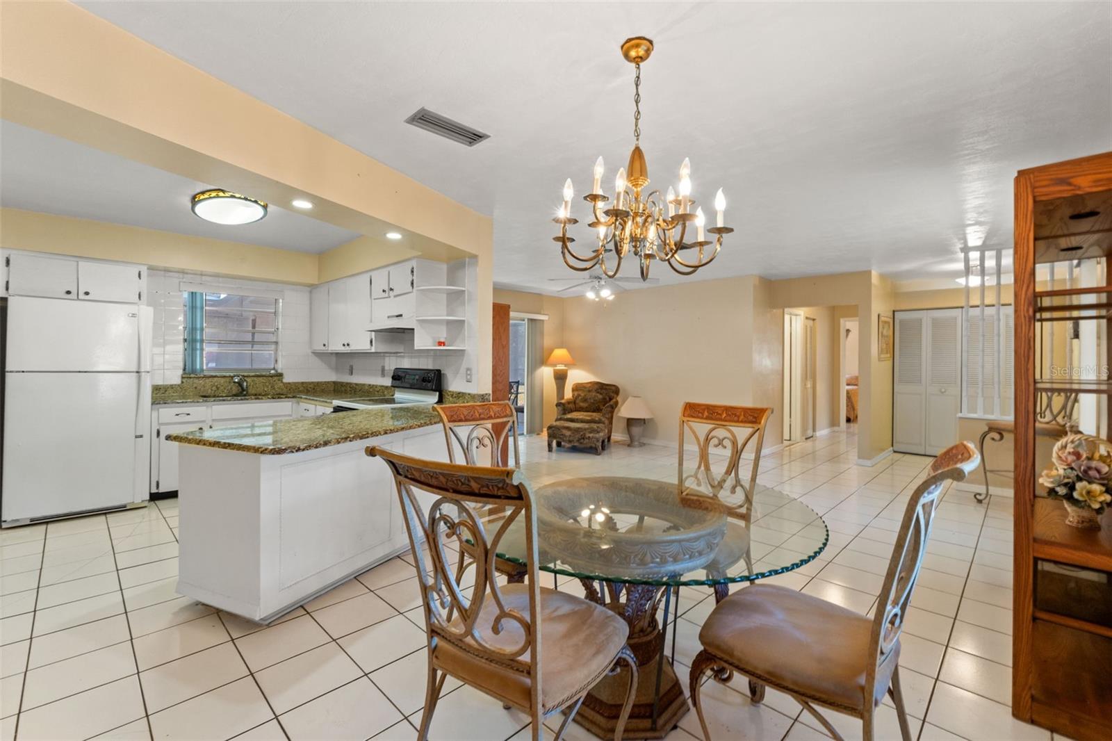 Image 15 of 50 For 7222 Holiday Drive