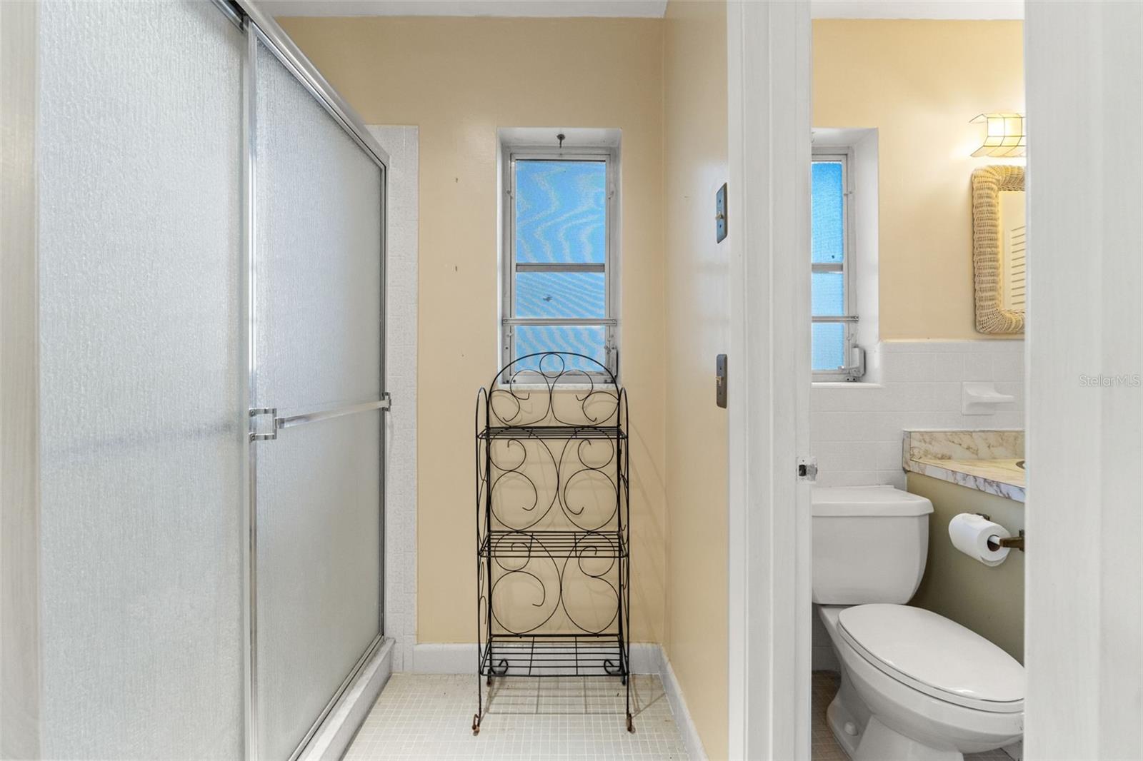 Image 20 of 50 For 7222 Holiday Drive