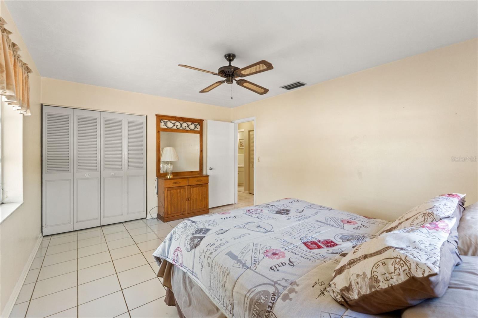 Image 24 of 50 For 7222 Holiday Drive