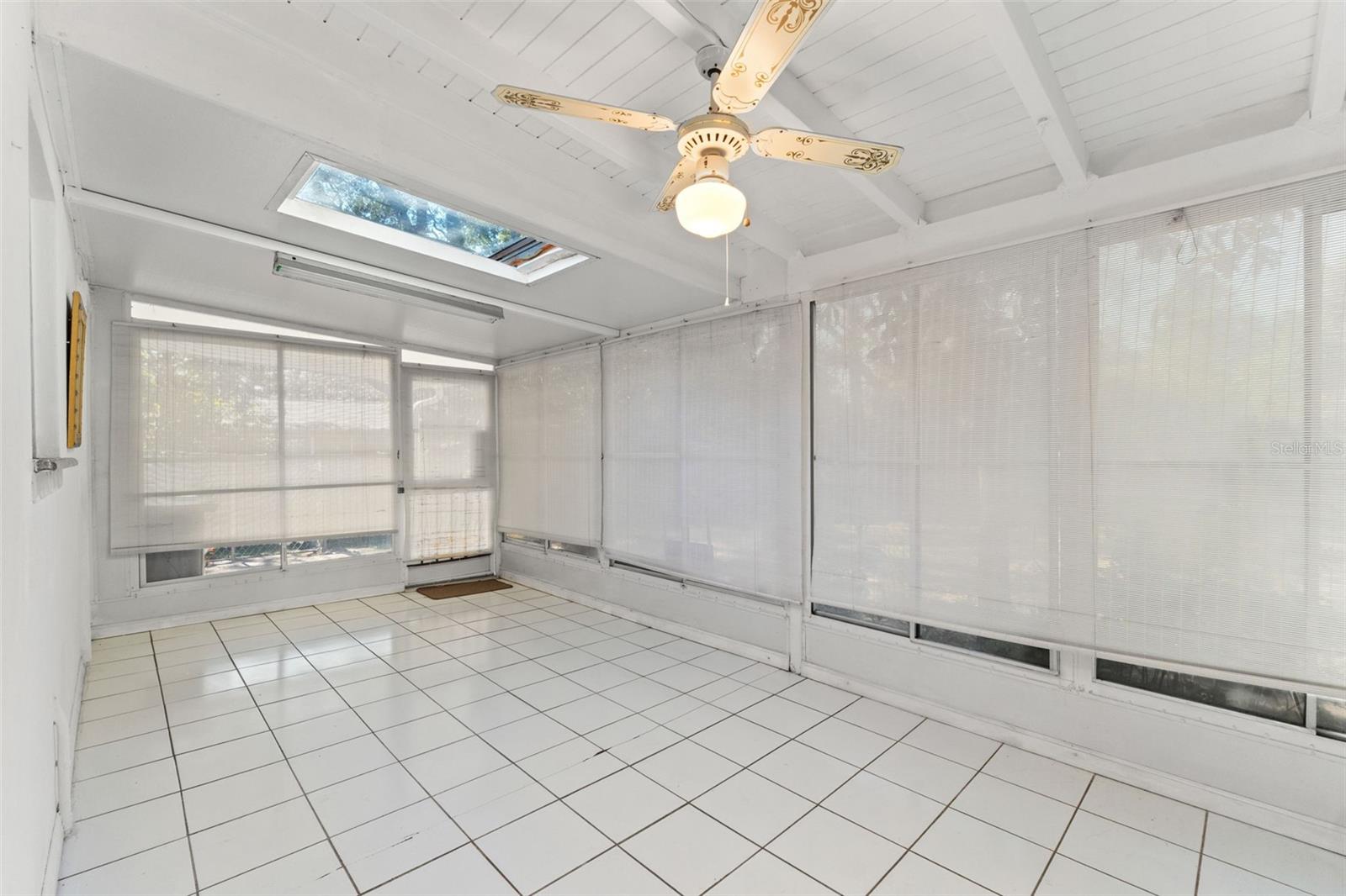 Image 28 of 50 For 7222 Holiday Drive