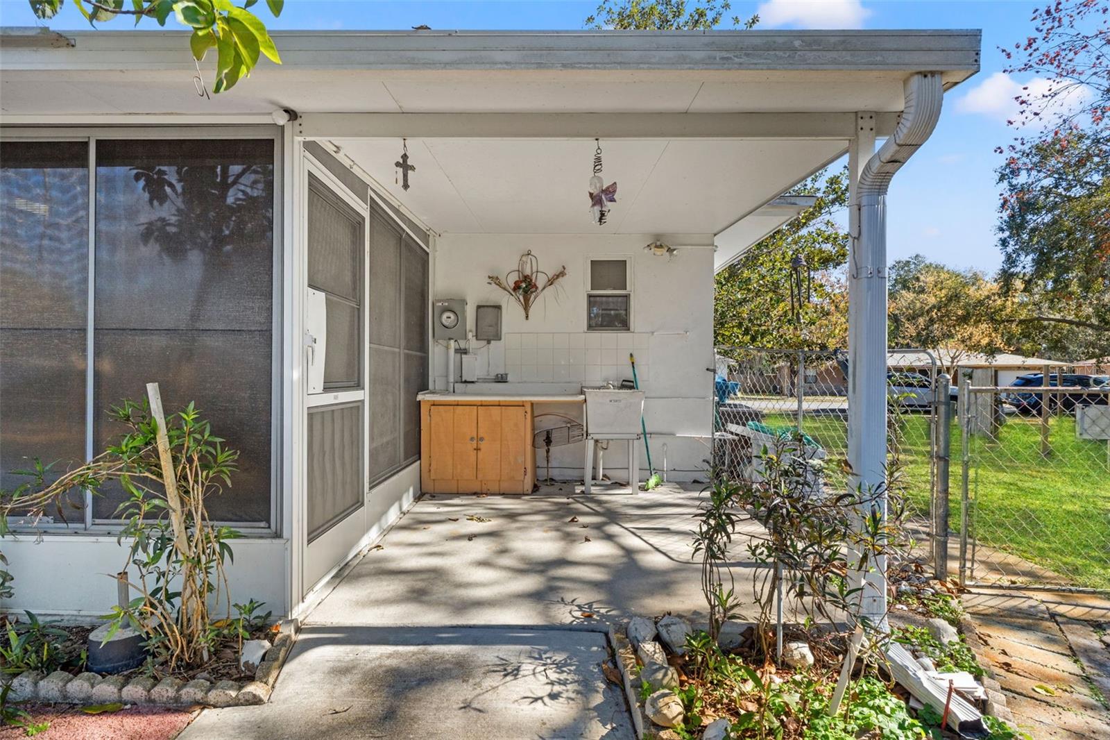 Image 34 of 50 For 7222 Holiday Drive