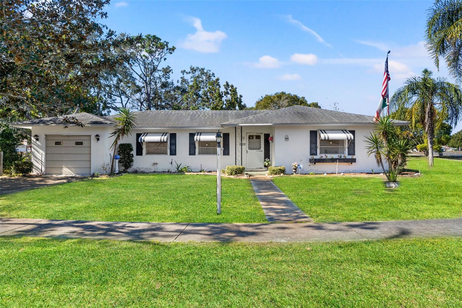 Image 4 of 50 For 7222 Holiday Drive