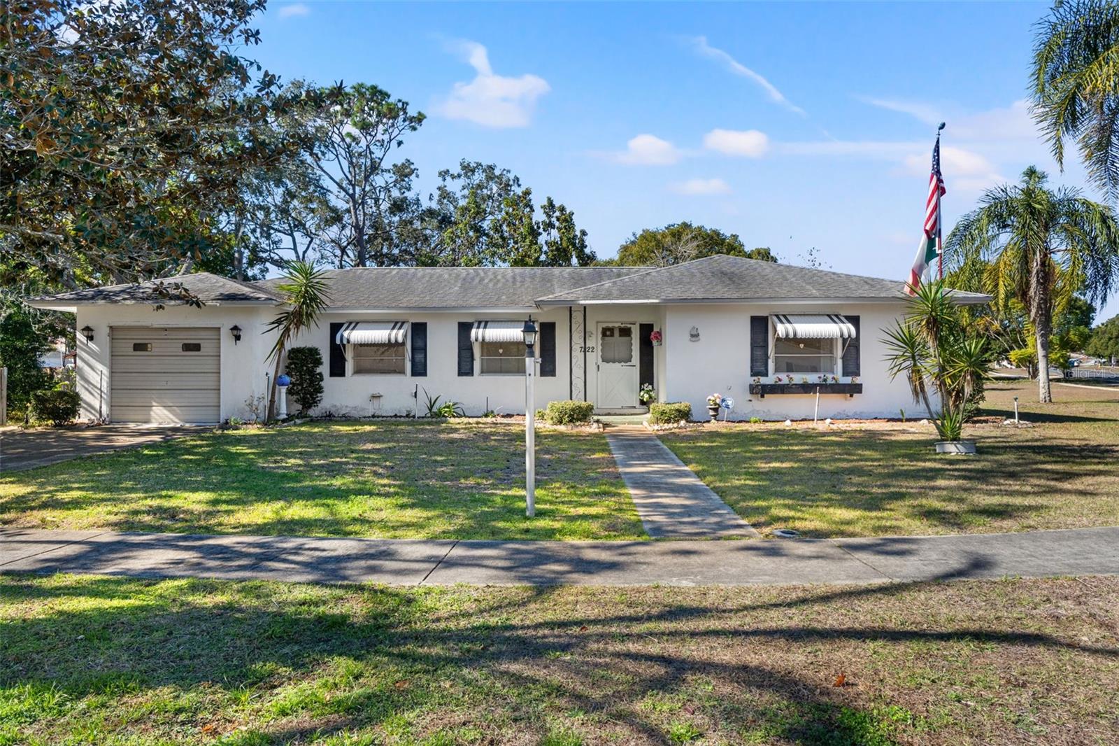 Image 5 of 50 For 7222 Holiday Drive