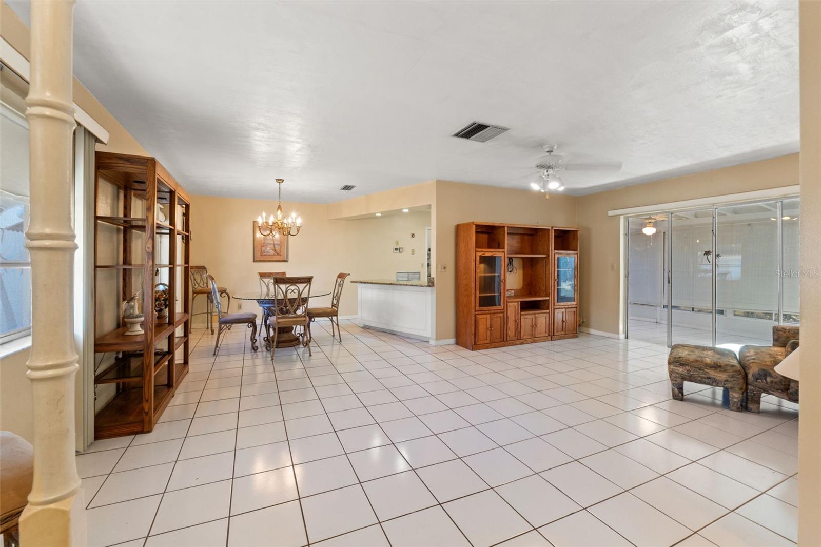 Image 9 of 50 For 7222 Holiday Drive