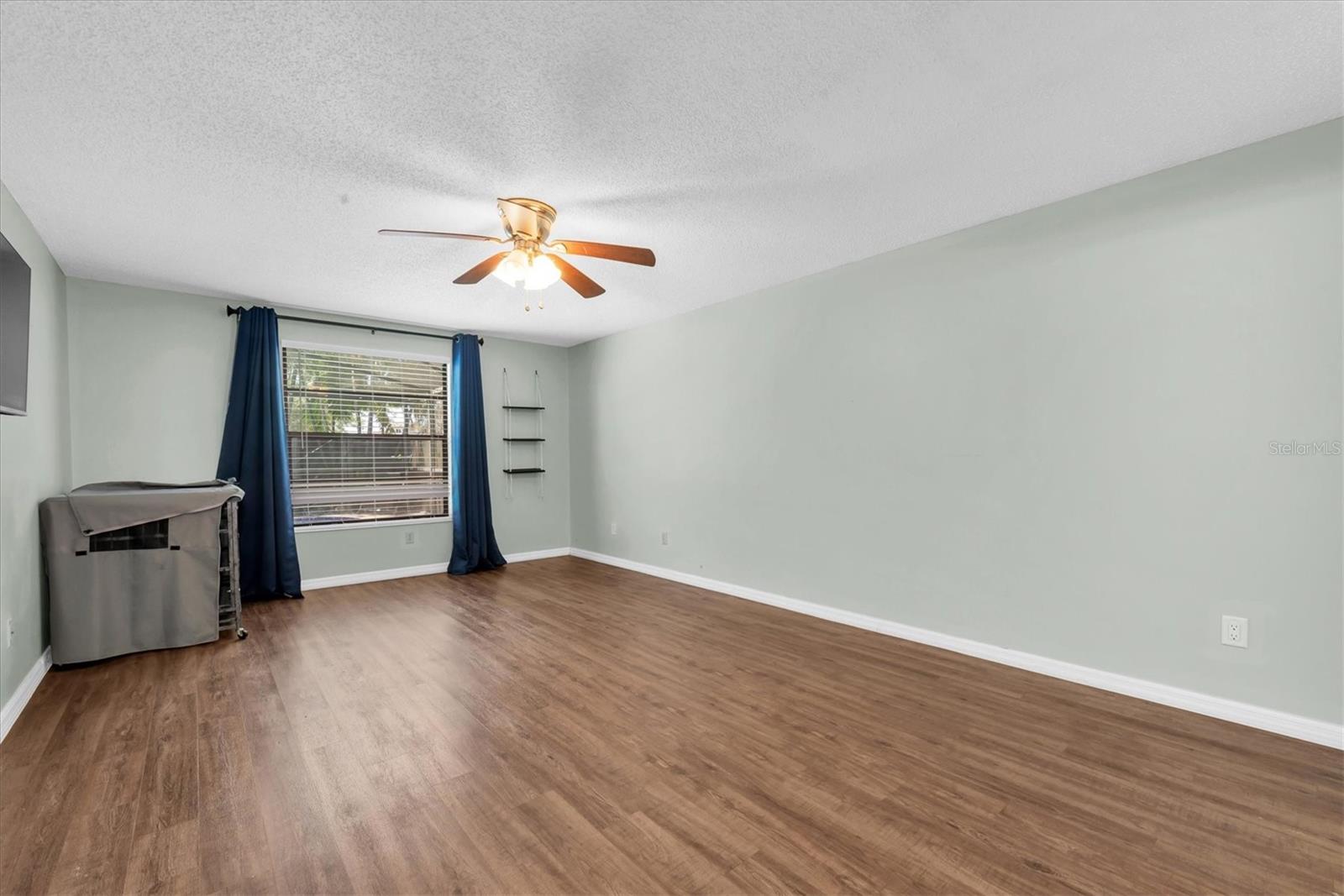 Image 10 of 33 For 502 Timber Bay Circle E