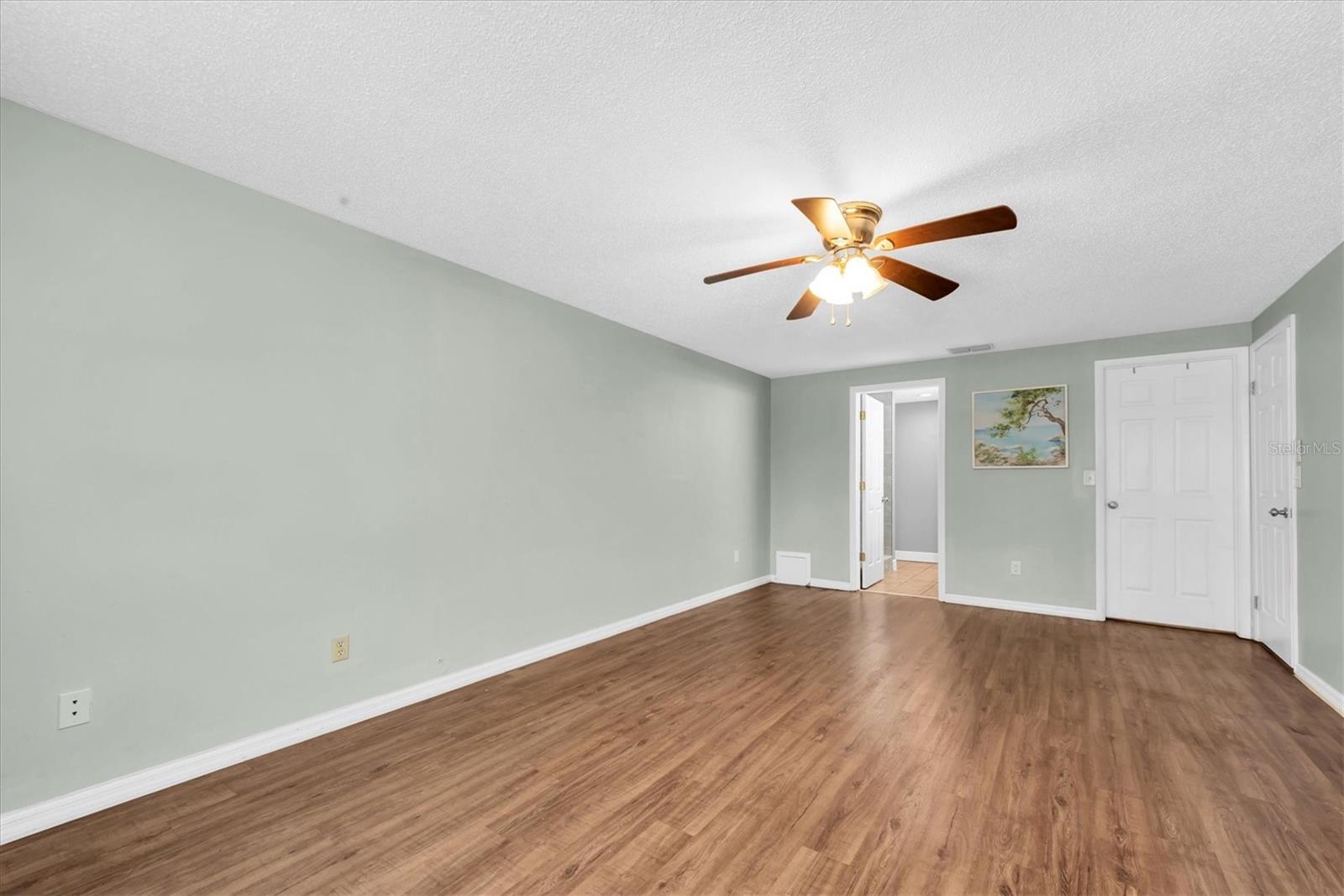 Image 17 of 33 For 502 Timber Bay Circle E