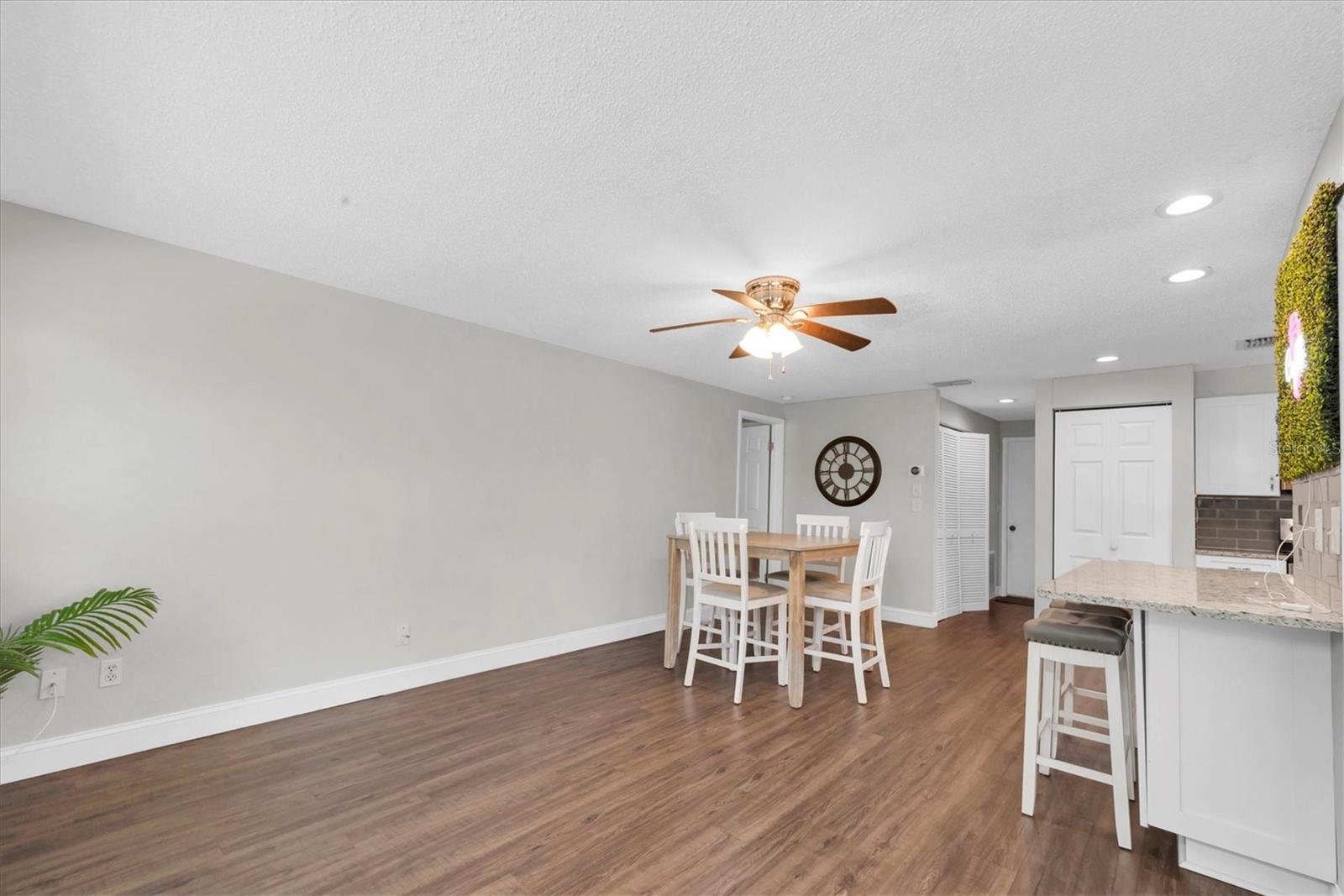 Image 22 of 33 For 502 Timber Bay Circle E