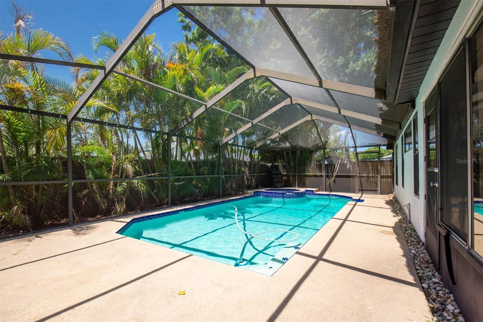 Image 28 of 33 For 502 Timber Bay Circle E