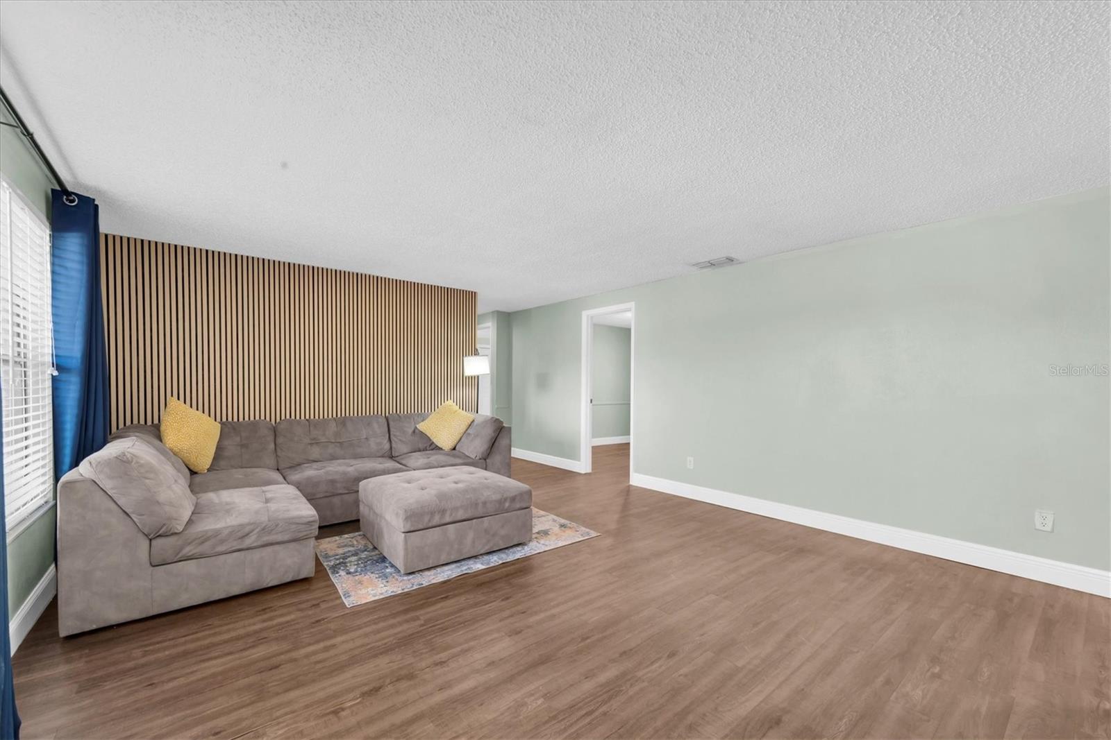 Image 3 of 33 For 502 Timber Bay Circle E