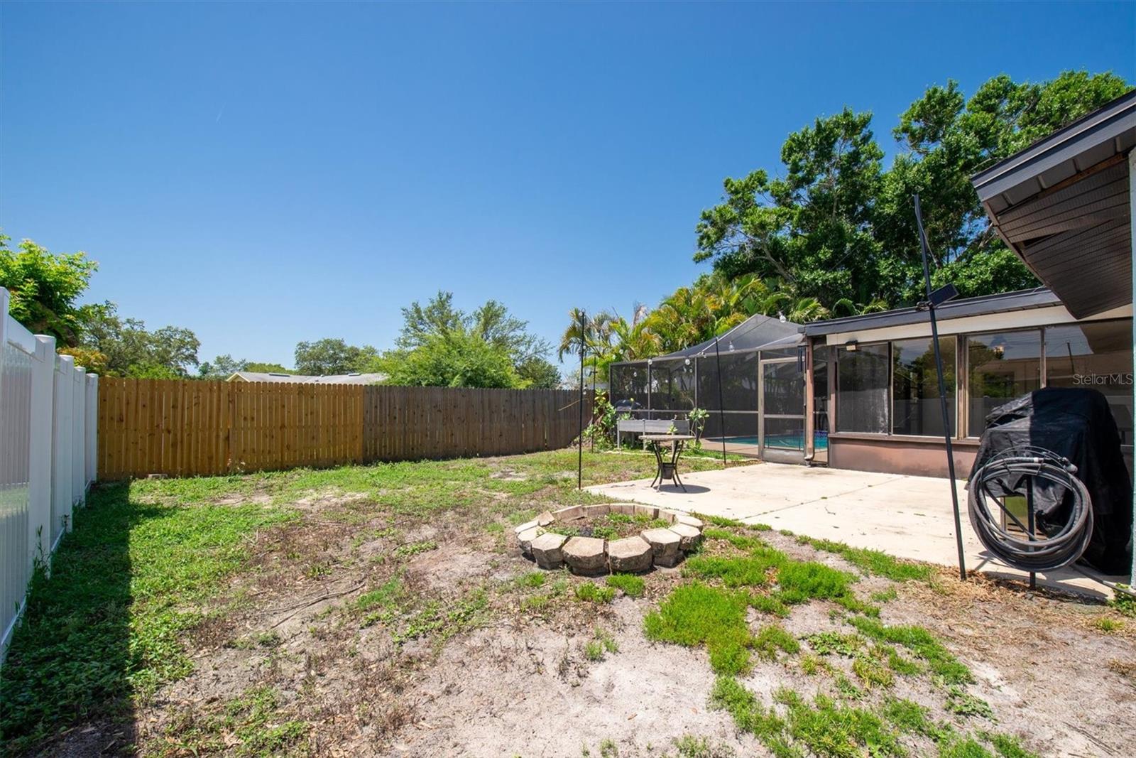 Image 32 of 33 For 502 Timber Bay Circle E