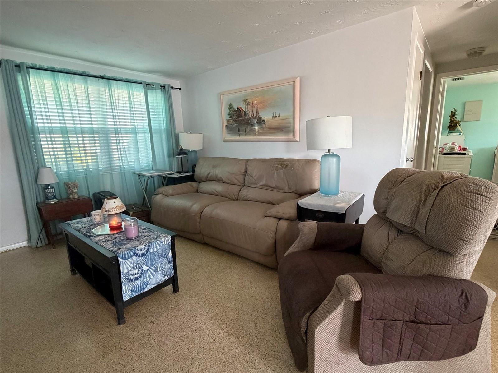 Image 3 of 21 For 3844 Redwood Drive