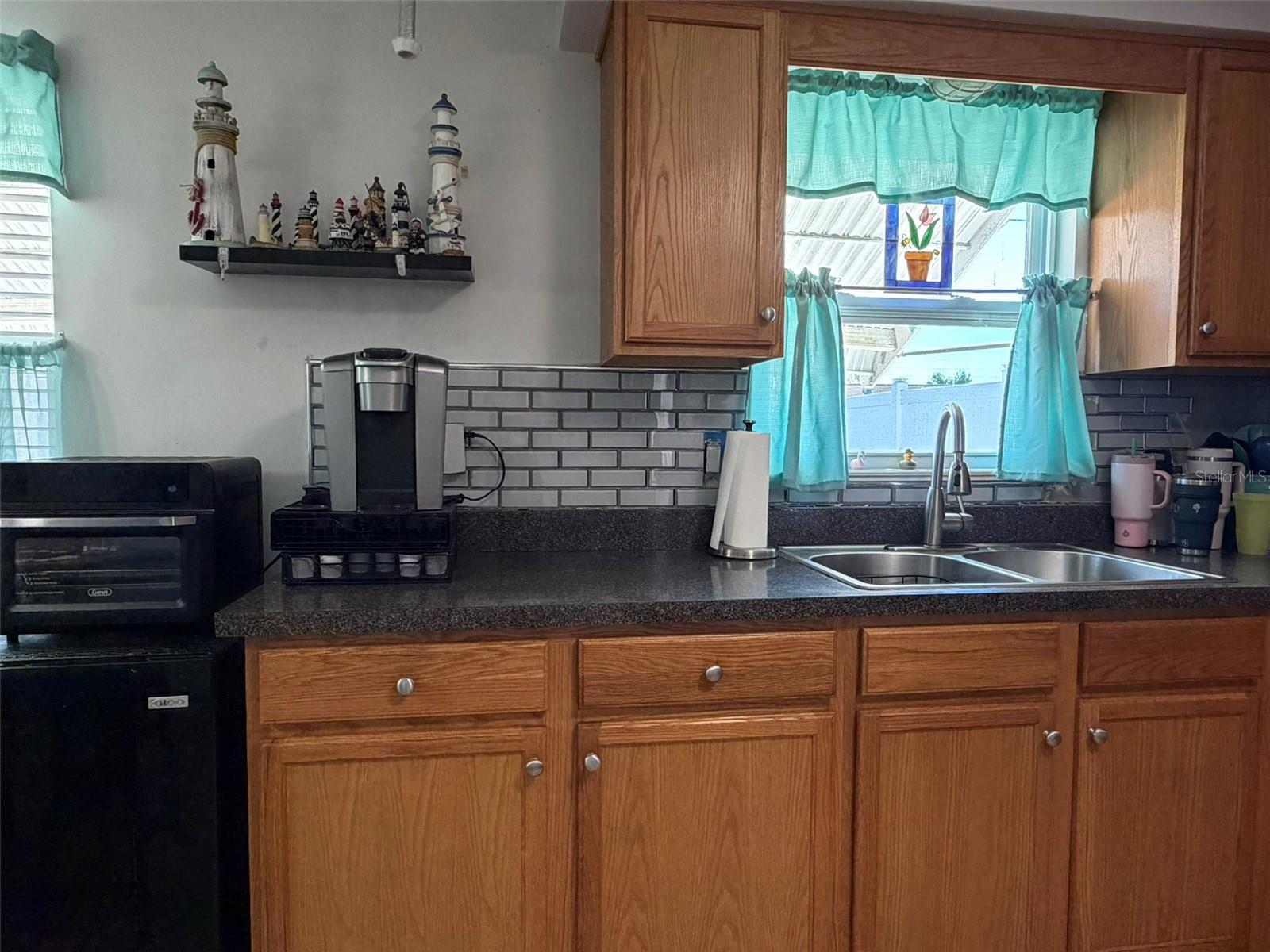 Image 7 of 21 For 3844 Redwood Drive