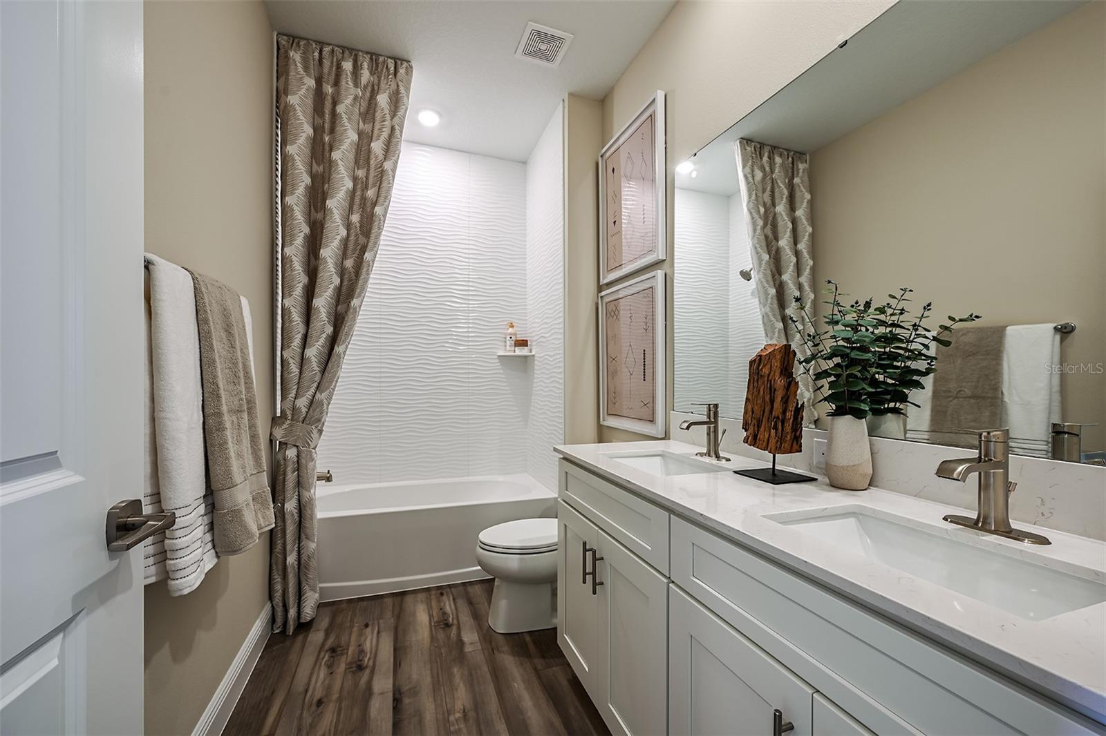 Listing photo id 6 for 33477 Twilight Sea Place