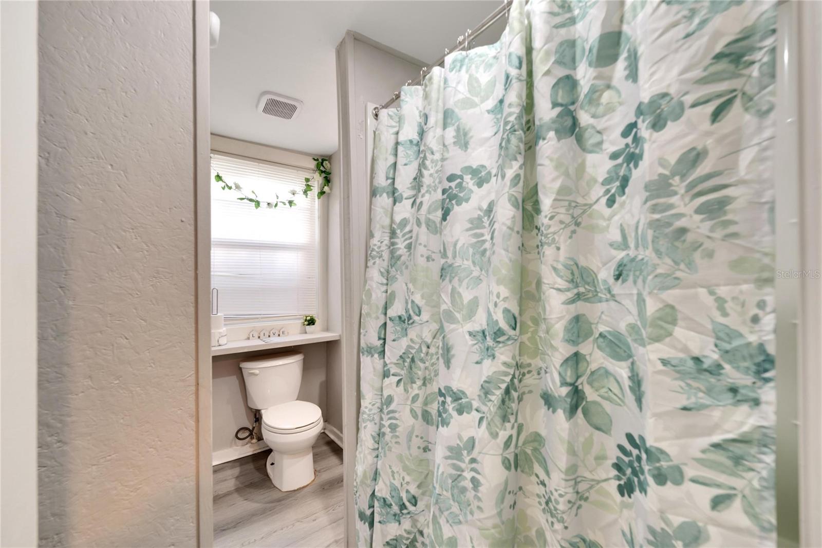 Image 14 of 39 For 4209 14th Street