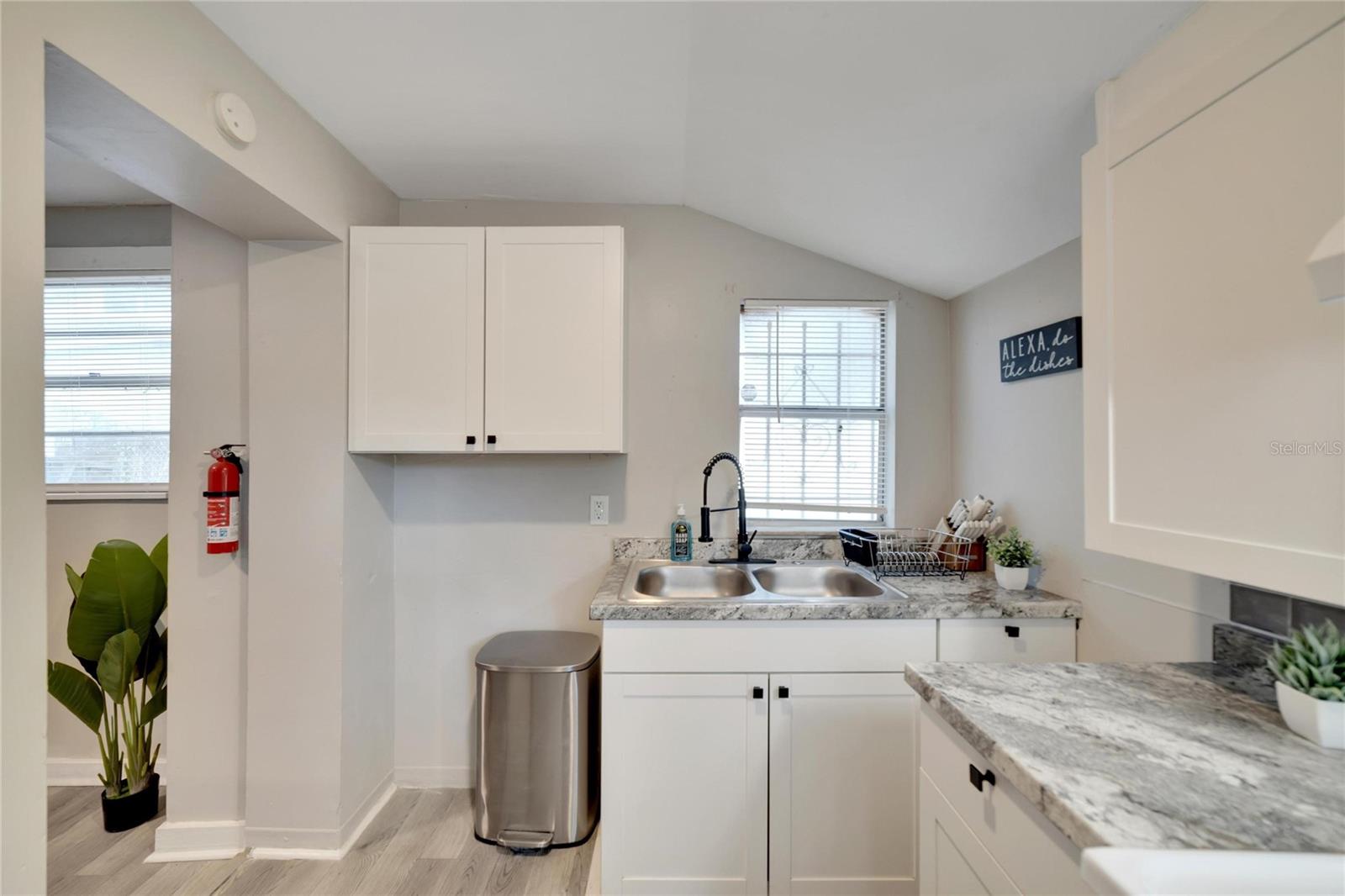 Image 17 of 39 For 4209 14th Street