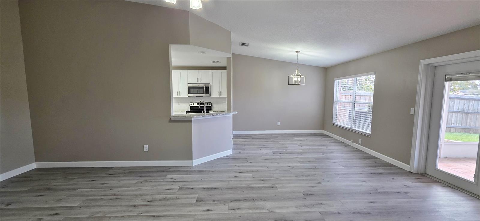 Image 15 of 61 For 11143 Bramblebrush Street