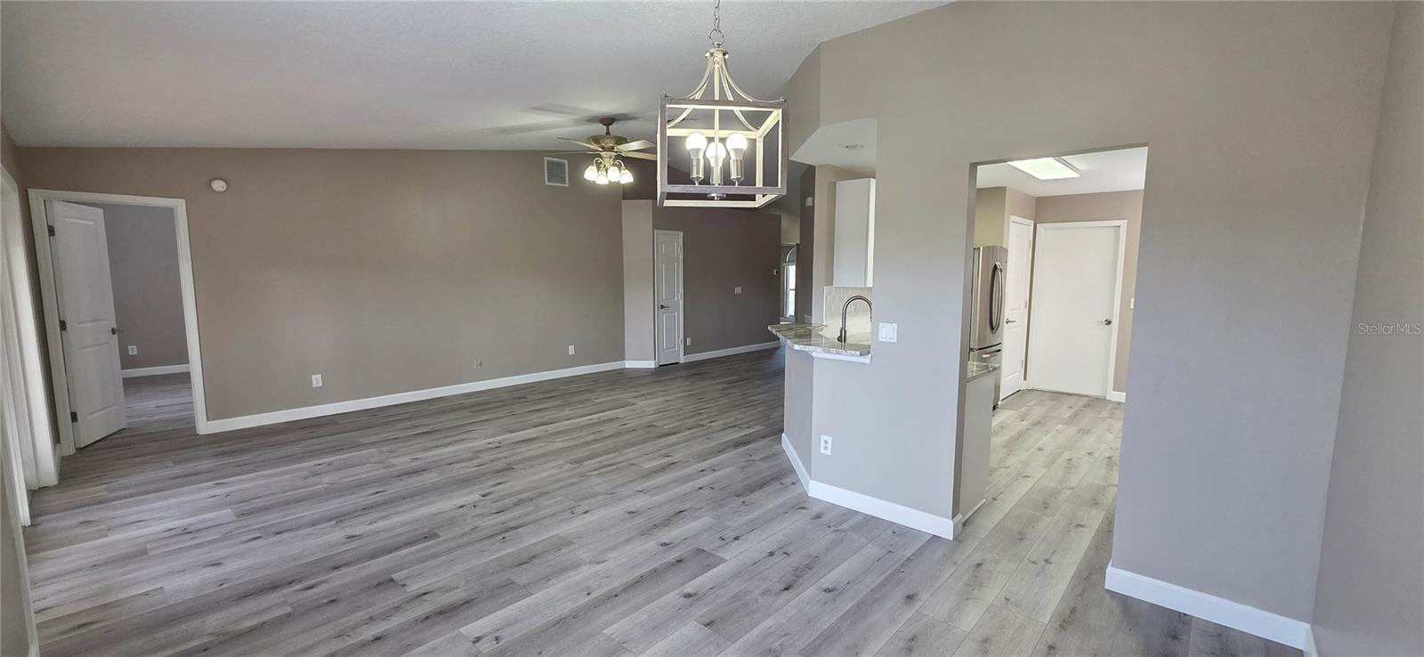 Image 17 of 61 For 11143 Bramblebrush Street