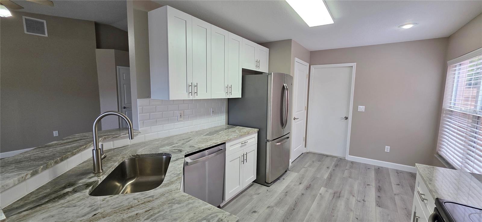 Image 19 of 61 For 11143 Bramblebrush Street