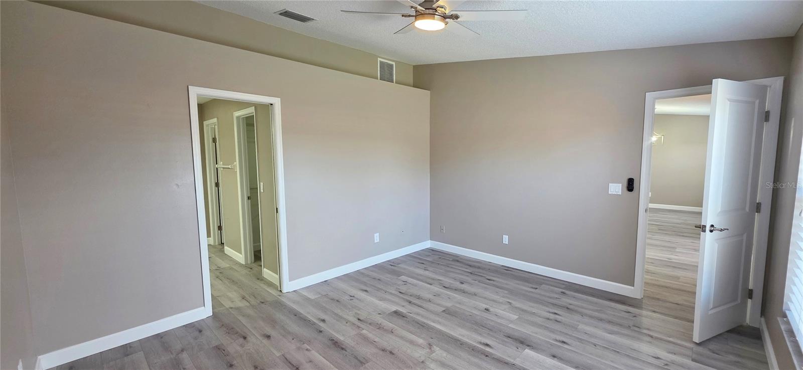 Image 33 of 61 For 11143 Bramblebrush Street