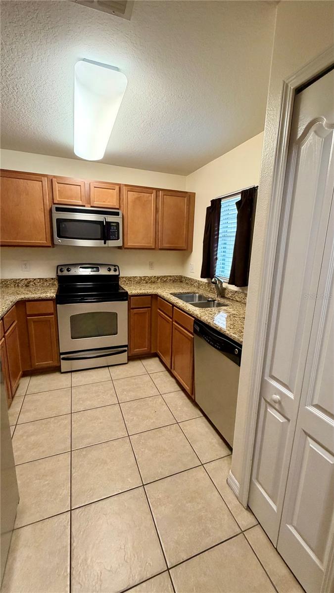 Image 5 of 17 For 5411 Limestone Ln