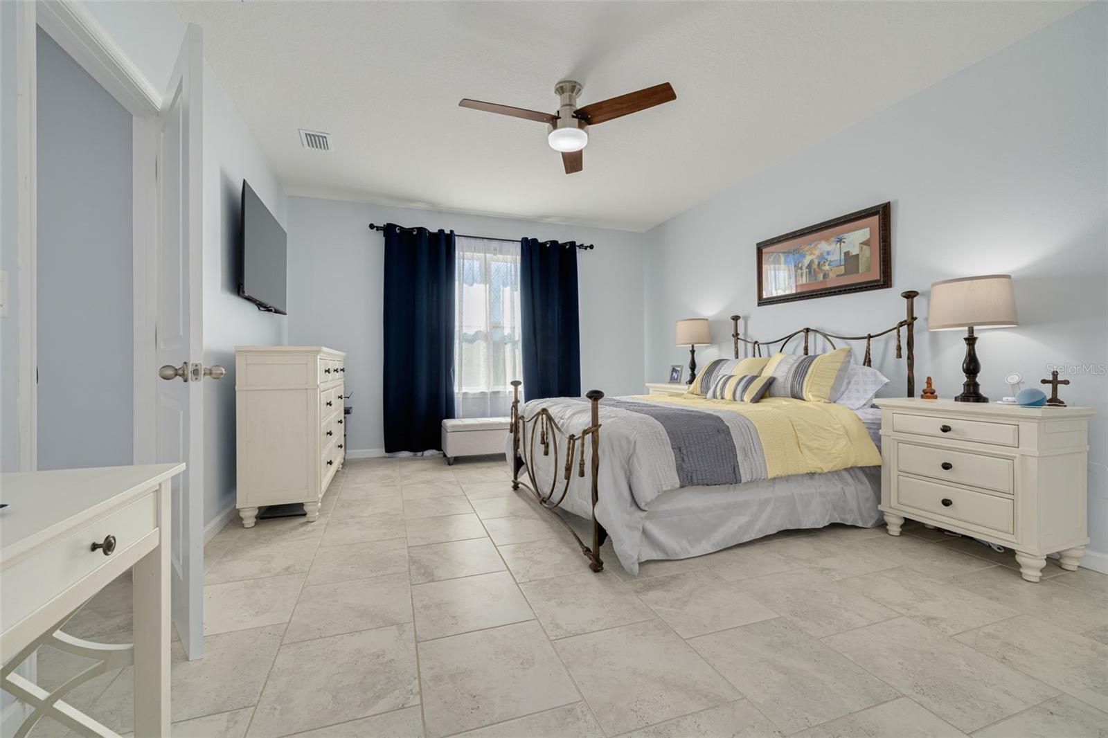 Image 16 of 32 For 18158 Turning Leaf Circle