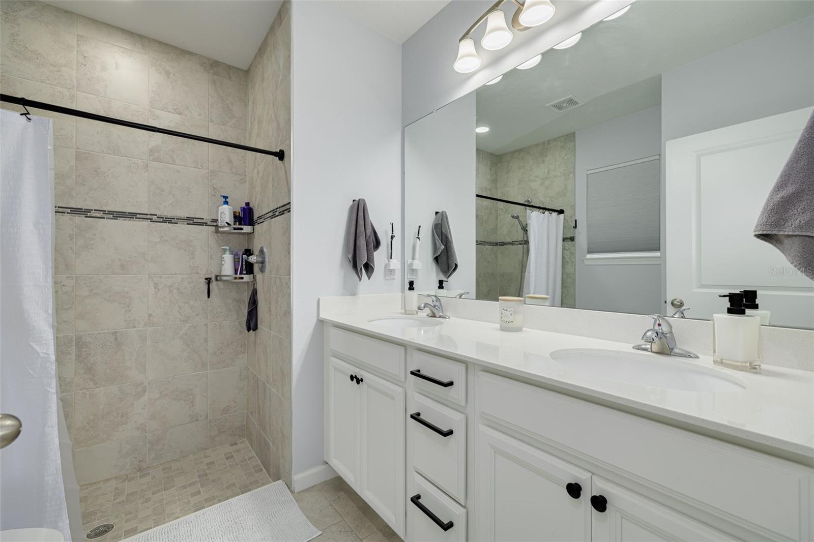 Image 19 of 32 For 18158 Turning Leaf Circle