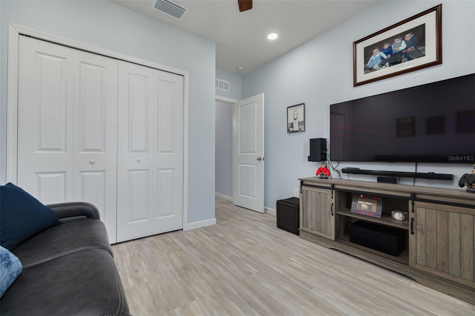 Image 23 of 32 For 18158 Turning Leaf Circle