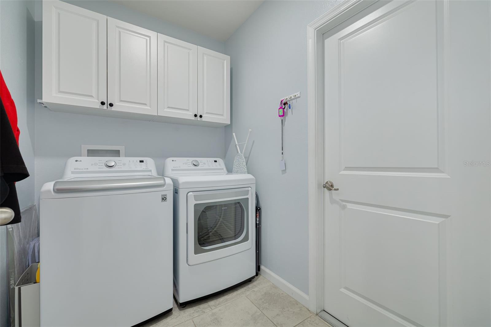 Image 25 of 32 For 18158 Turning Leaf Circle